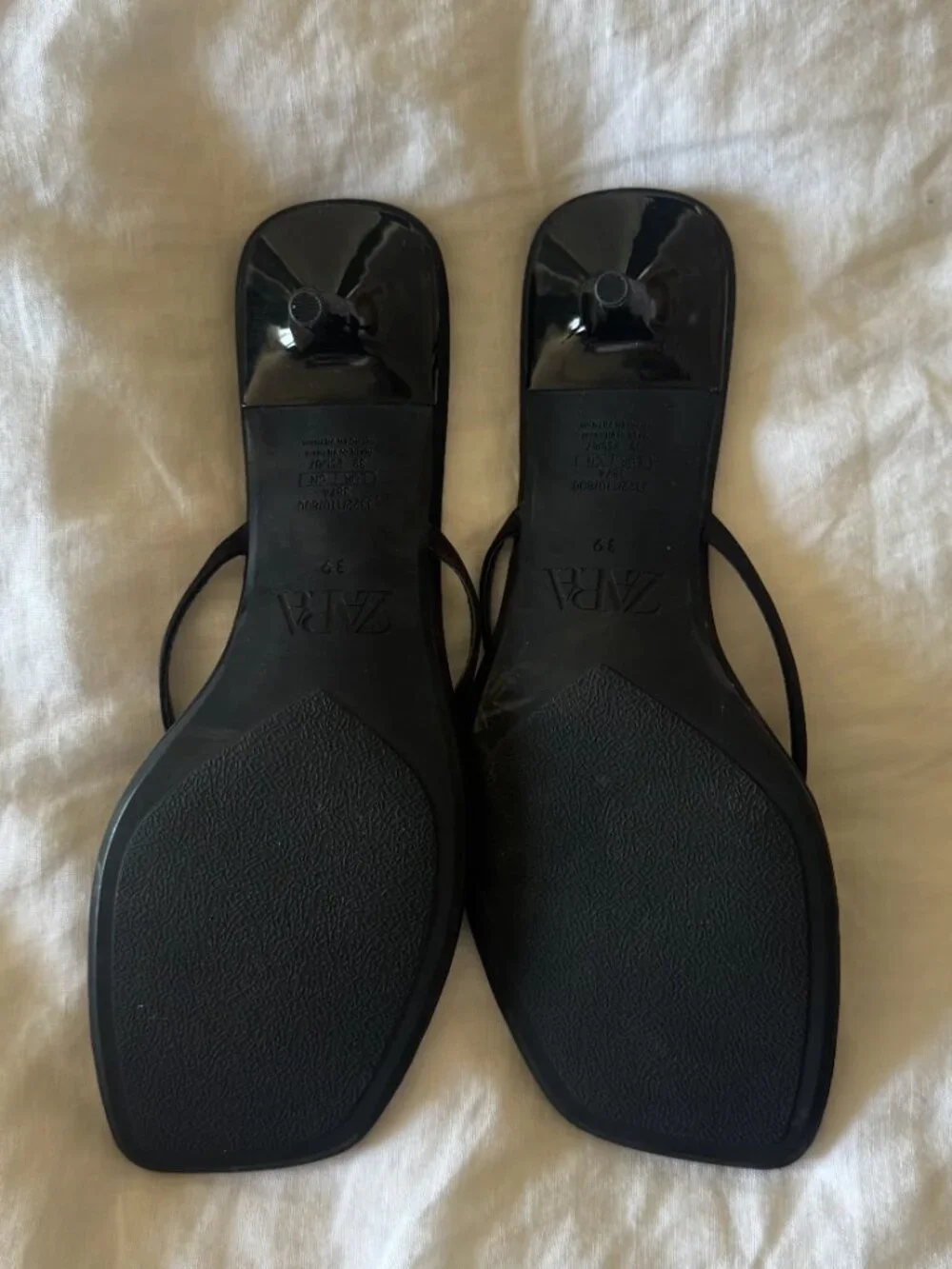 Black Zara Thong Sandals - Women's Size EU 39 (8.5 US) - New without tags - Picture 2 of 3